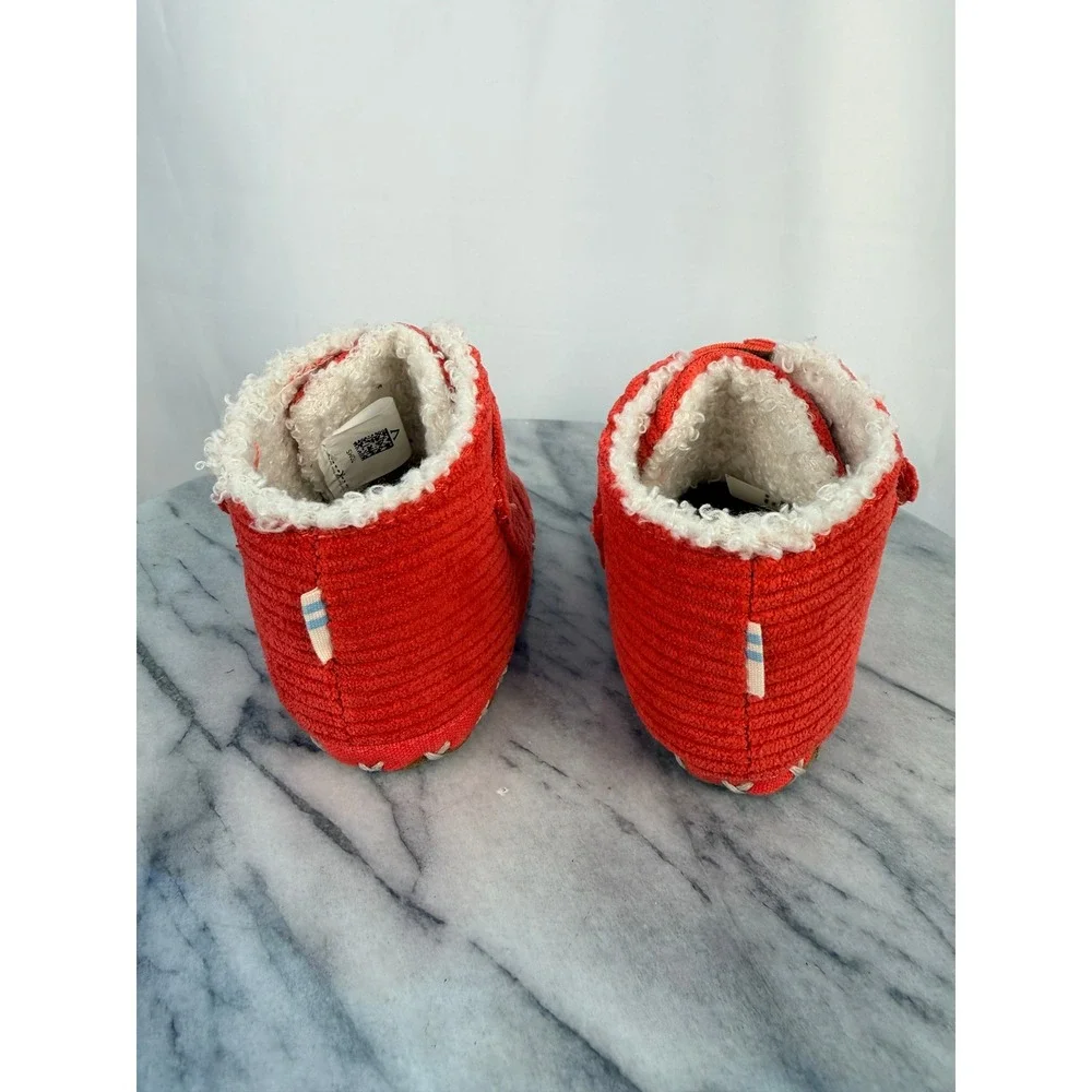 Tiny TOMS Baby Red/Pink Corduroy Faux Fur Lined Crib Booties Size 4 Infant Shoes